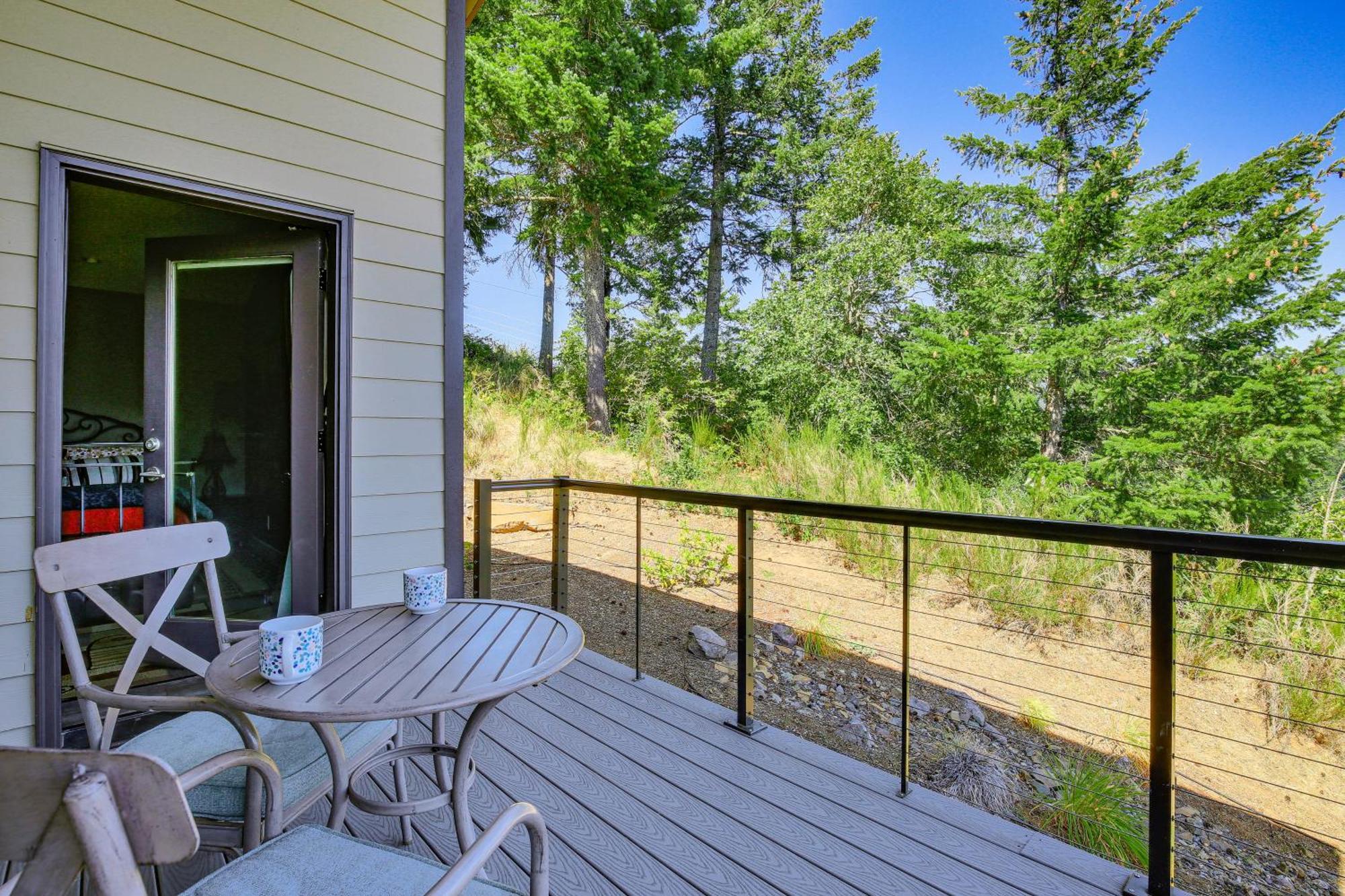 Gorge Retreat - Modern Carson Home With Mtn Views! Exterior photo